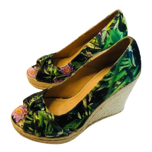 Geox heeled shoe 4 inch heel.  Size 6 women’s shoe - Picture 6 of 8